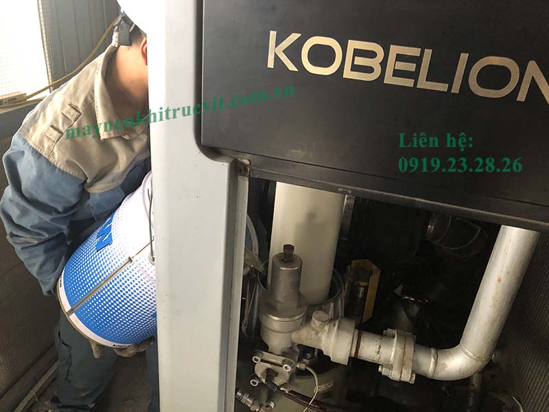 thay dầu máy nén khí Kobelco