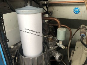 Cách thay thế lọc tách dầu máy nén khí Kobelco AG 720A-37 Cách thay thế lọc tách dầu máy nén khí Kobelco AG 720A-37