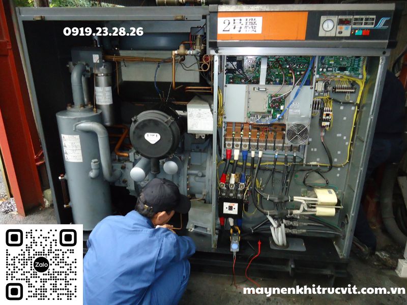 Nối điện máy nén khí Hitachi, bảo dưỡng máy nén khí Hitachi, sửa chữa máy nén khí Hitachi, Hitachi air compressor repair service, bao duong may nen khi Hitachi, Hitachi, may nen khi,